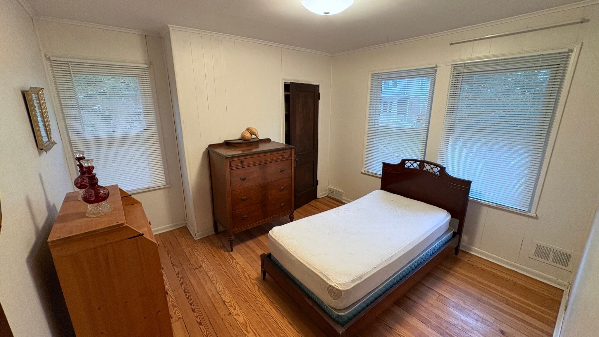 Bedroom 2 - 307 Parklyn St