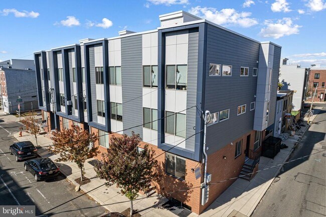 Building Photo - 413 W Berks St