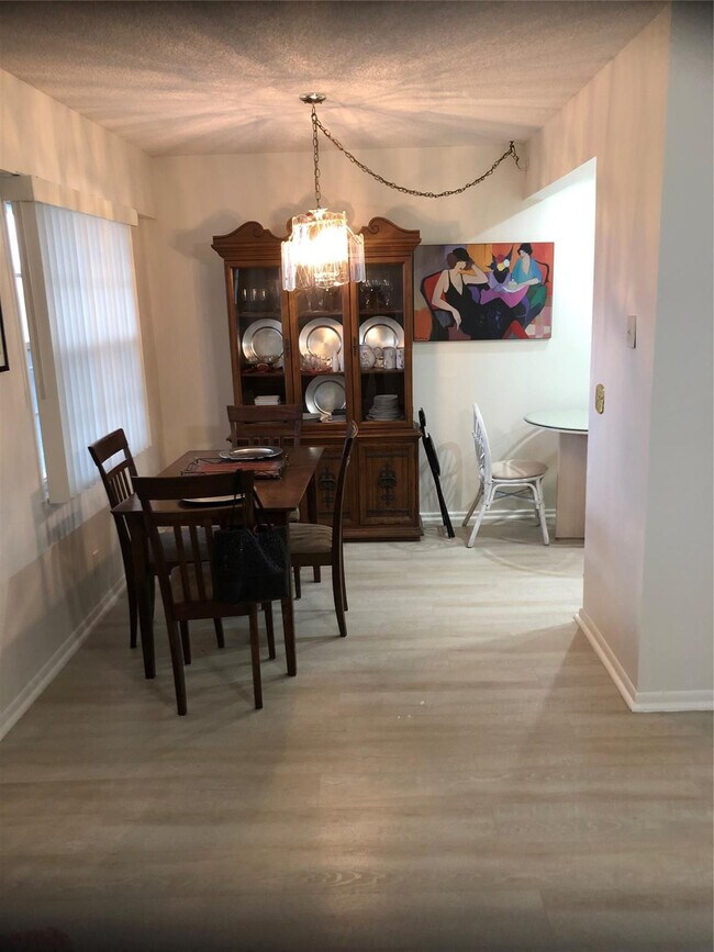 Building Photo - 850 Ter