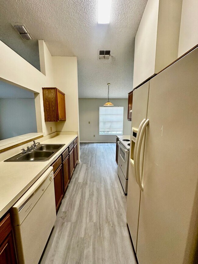 Building Photo - 3723 Narroline Dr