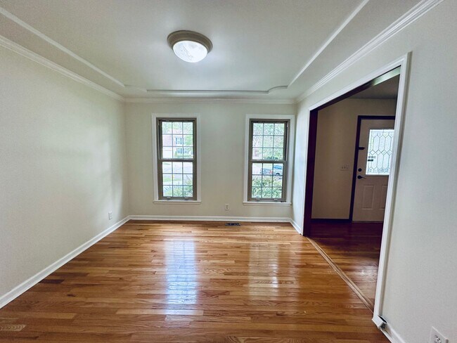 Building Photo - {15031} Charming Two Story Home + Huge, Fenced Yard + Cul de Sac