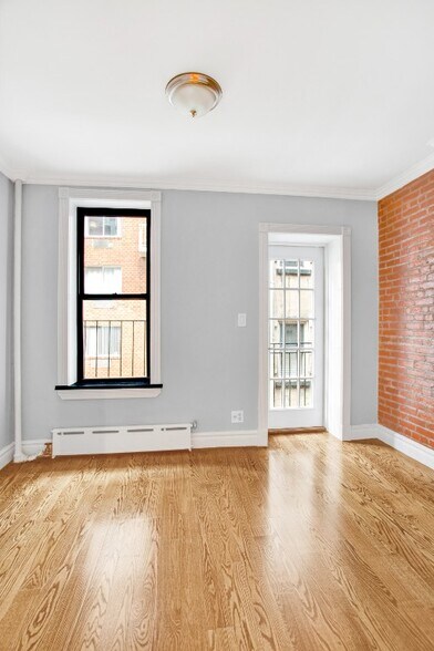 Primary Photo - 219 E 23rd St