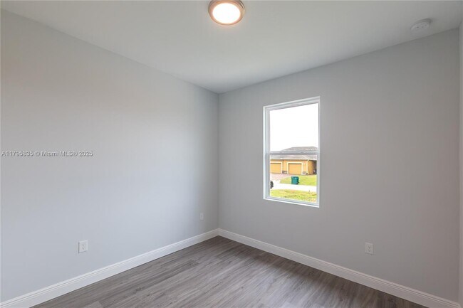 Building Photo - 8450 Dinnano St