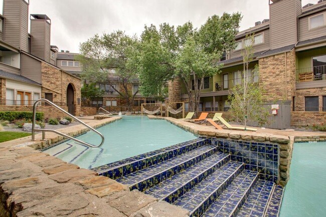 Building Photo - 5201 Thistle Dr