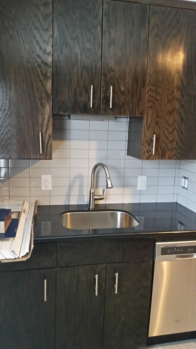 Building Photo - 1501 Hyde Park Blvd