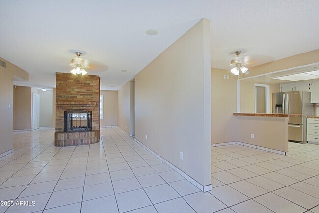 Building Photo - 4526 W Altadena Ave