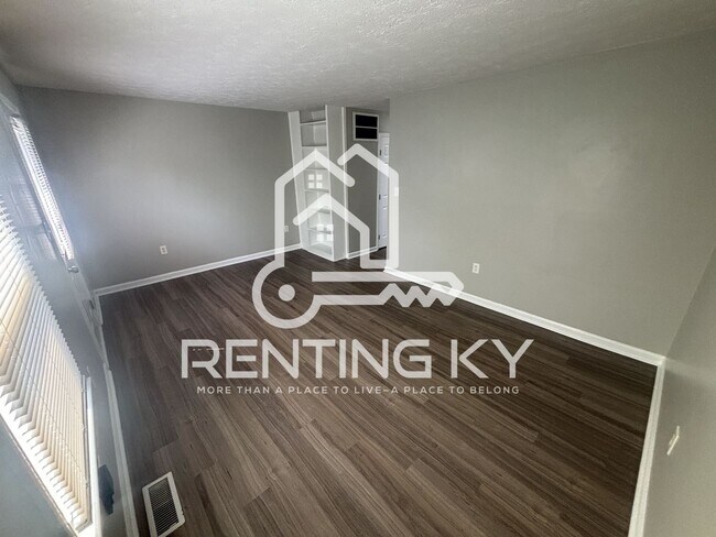 Building Photo - 104 Strawberry Ln