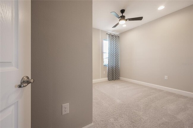 Building Photo - 7212 Paradiso Dr