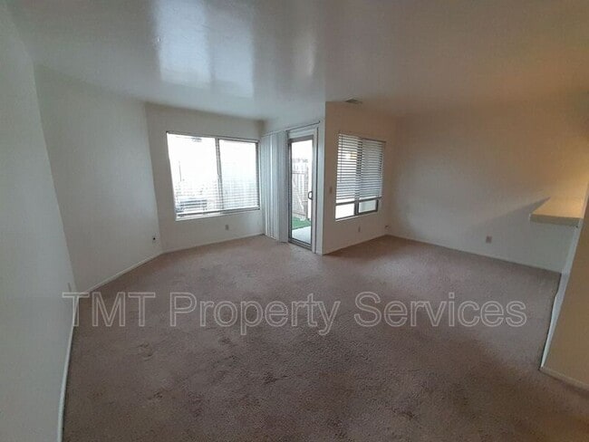 Building Photo - 413 E Rice Ranch Rd
