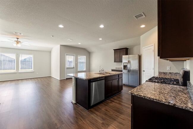 Building Photo - 1827 Brady Shores Dr