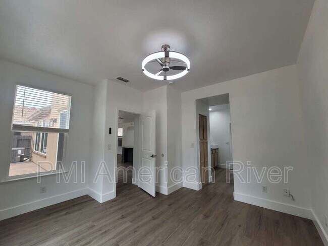 Building Photo - 4265 Thalia Way