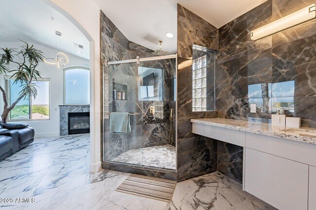 Building Photo - 11525 E Desert Willow Dr