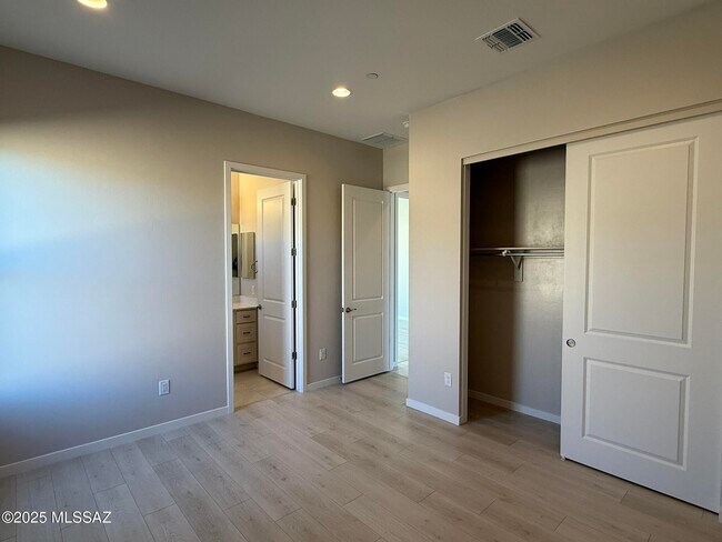 Building Photo - 5981 East Calle Agua Verde