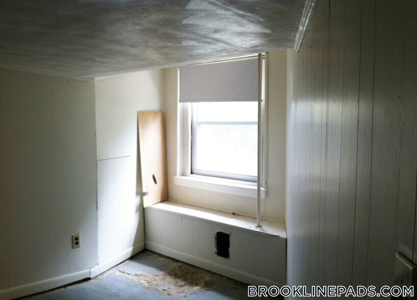 Building Photo - 33 Lancaster Terrace