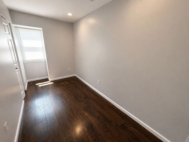Building Photo - 1230 Liberte Ct