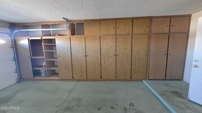 Building Photo - 9839 W Cedar Dr