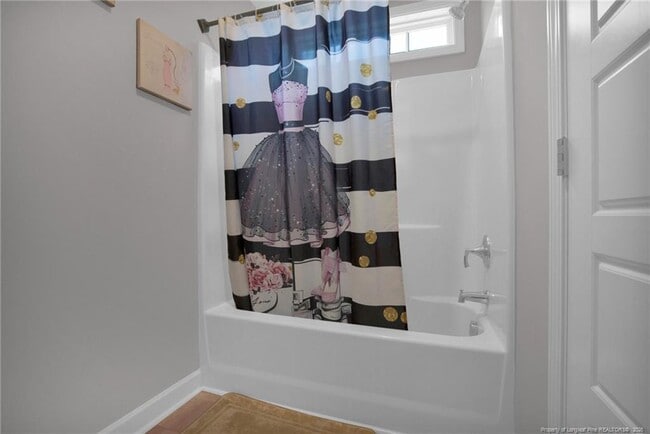 Building Photo - 208 Walker Downs Cir