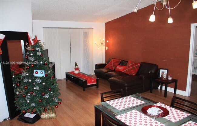 Building Photo - 20741 NE 4th Ct