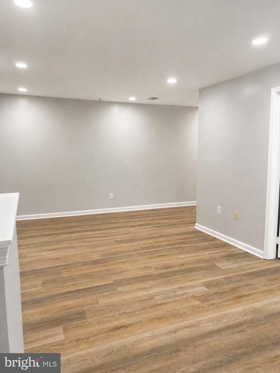 Building Photo - 635 Constellation Square SE