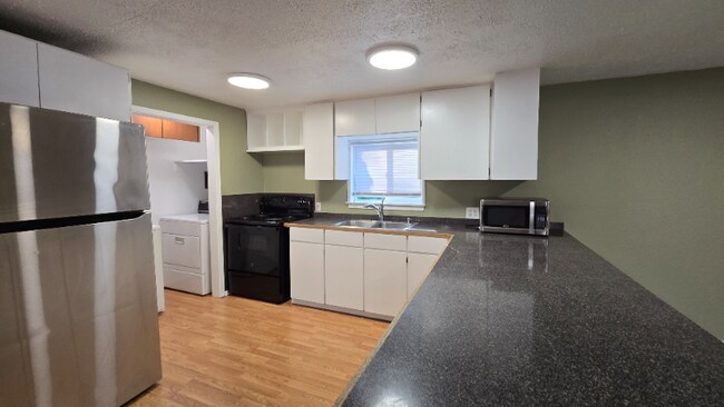 Building Photo - 18440 NE Woodinville Duvall Pl