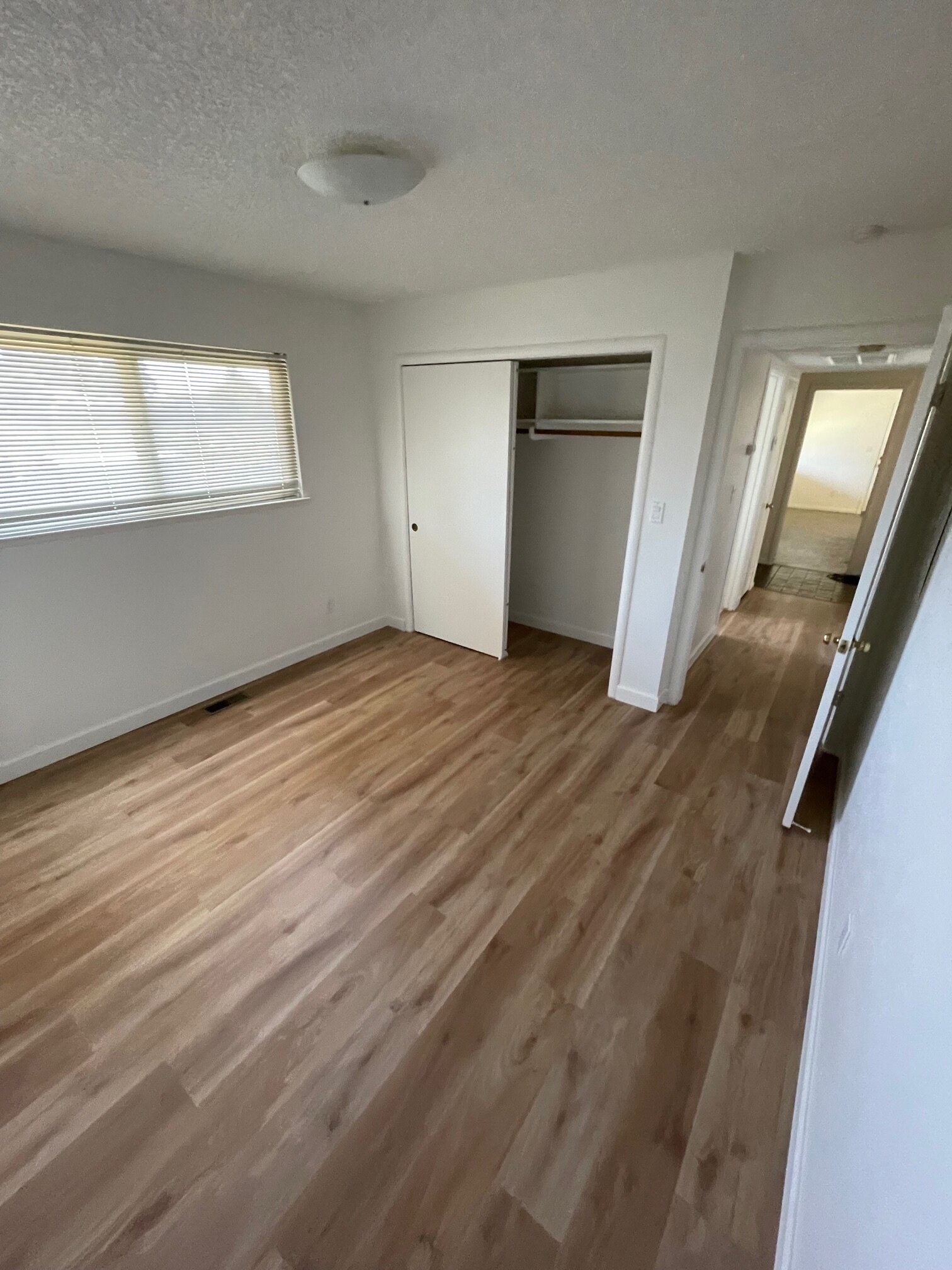 Building Photo - 6940 Los Cerros Dr
