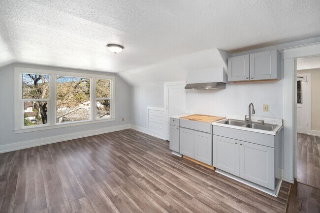 Primary Photo - 6843 Santa Lucia Rd