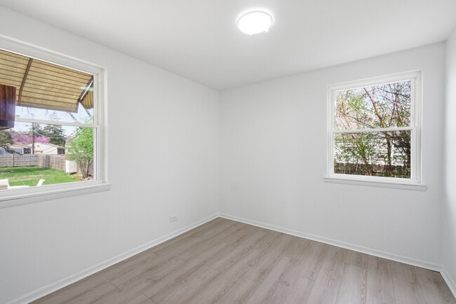 Building Photo - 2506 Rusty Dr