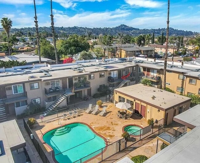 Building Photo - 2-Bed, 1.5-Bath Condo in Convenient El Cajon Location