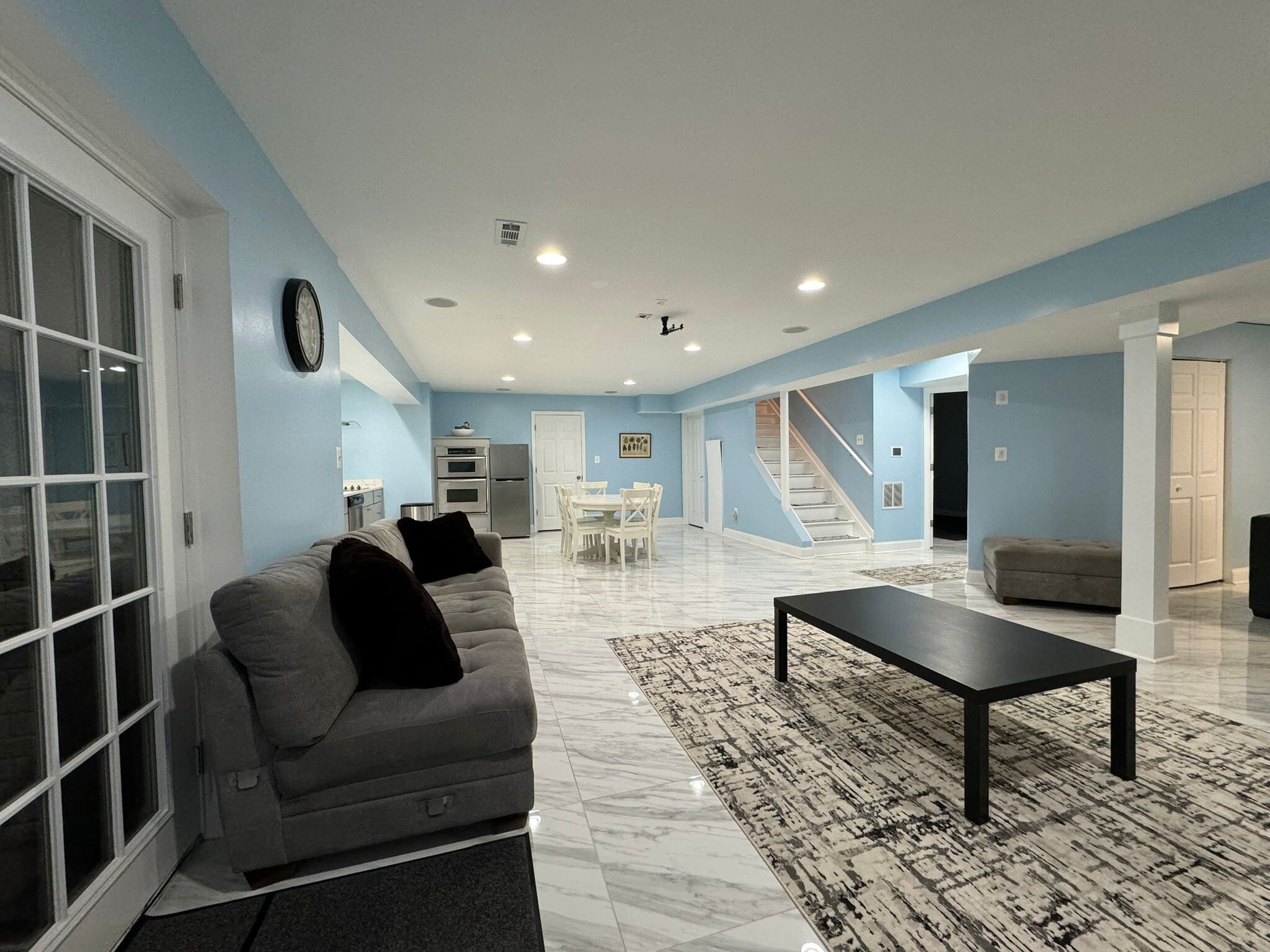 Sitting Area and Kitchen - 6164 Deer Ridge Trl
