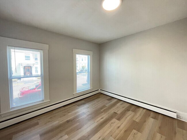 Building Photo - 49 Pennacook St