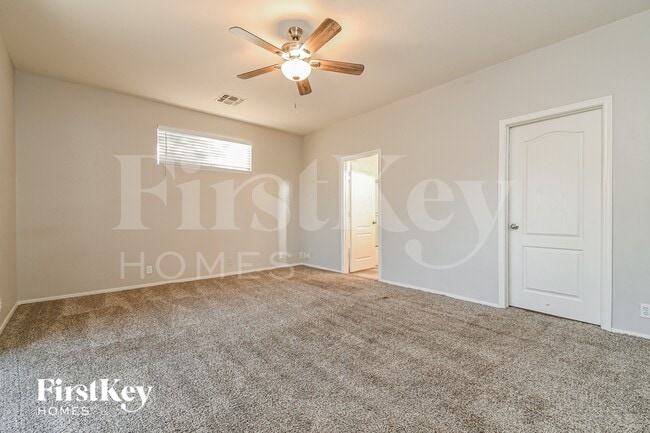 Building Photo - 2701 E Hulet Dr