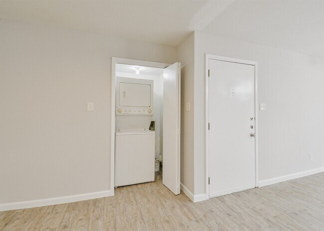 Building Photo - 12955 Woodforest Blvd