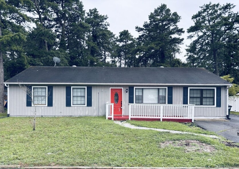 Primary Photo - 96 Tecumseh Trail