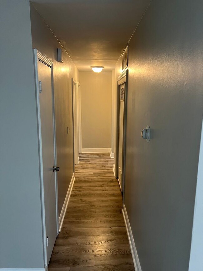 Building Photo - Beautiful 3 Bedroom 1 Bathroom Home