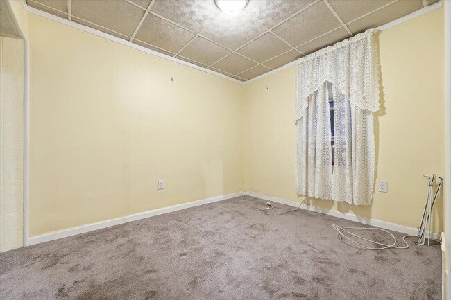 Building Photo - 98 W 47th St