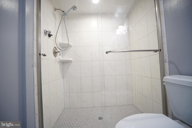 Building Photo - 322 Sugarland Run Dr