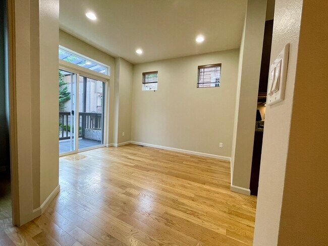 Building Photo - 17831 NE 95th Ct