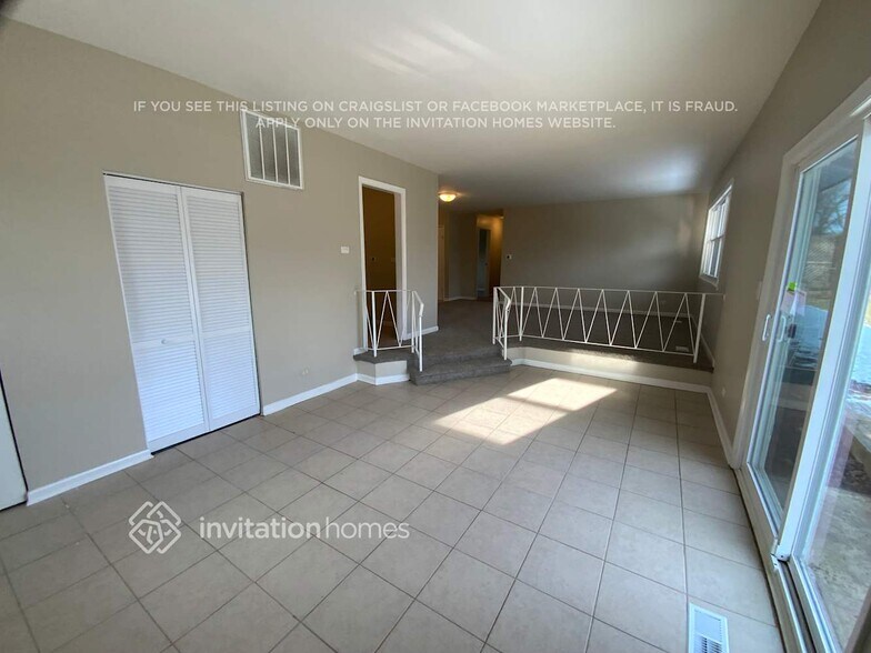 Building Photo - 906 E Sayles Dr