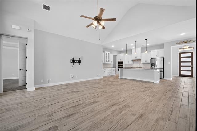 Building Photo - 2410 Topaz Dr