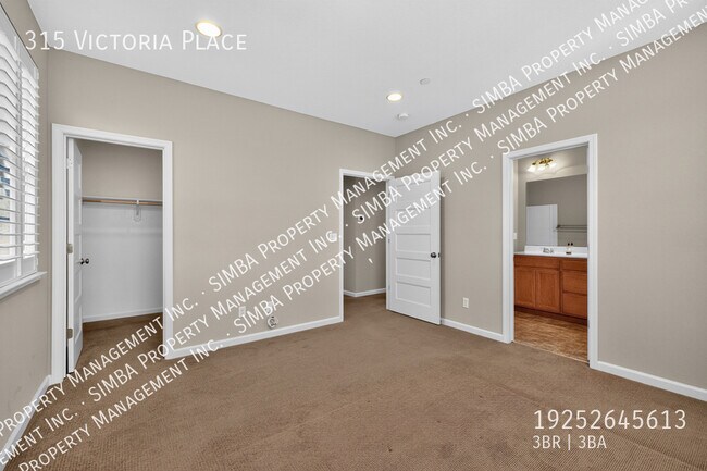 Building Photo - 315 Victoria Pl