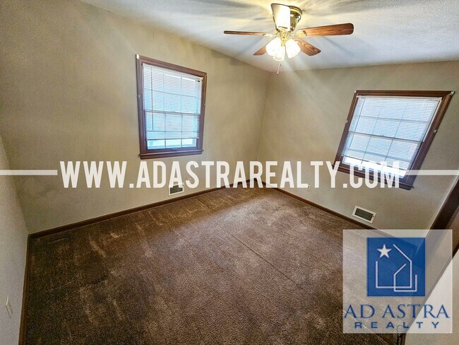 Building Photo - Spacious Duplex in Independence-Available ...