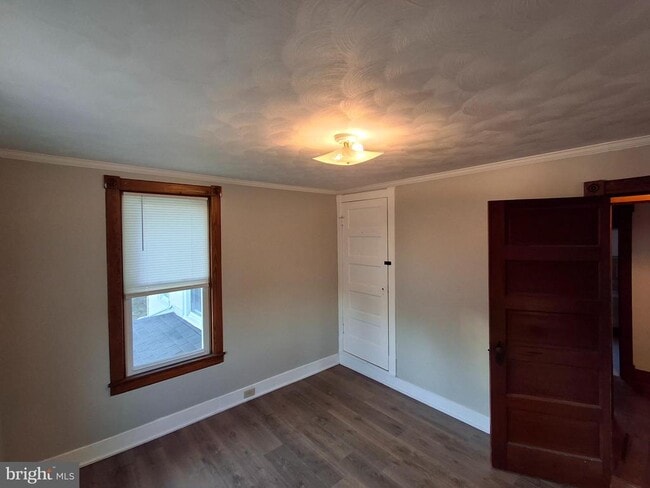 Building Photo - 367 High St