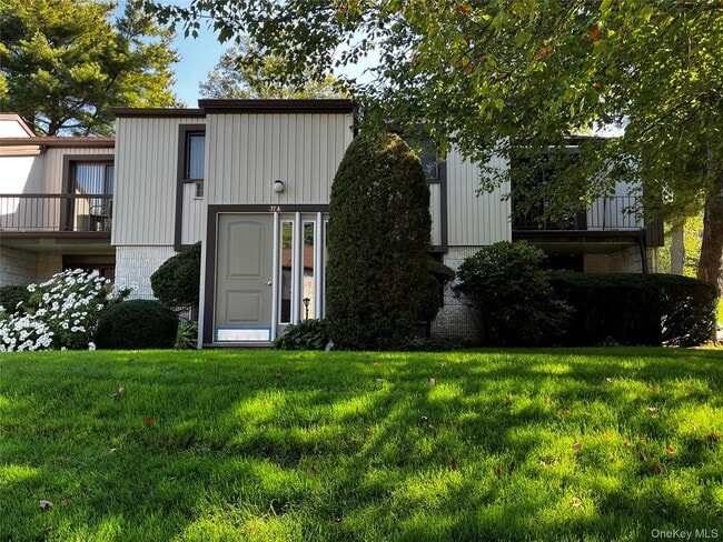 Primary Photo - 77 Richmond Blvd