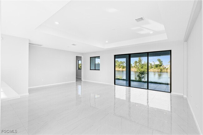 Building Photo - 3340 NE 19th Ave