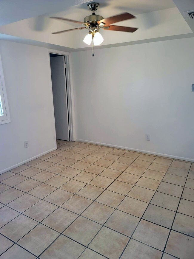 Dining Area - 5441 W Friess Dr