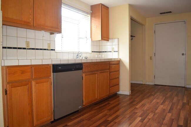 Building Photo - 1317 Rice Ln