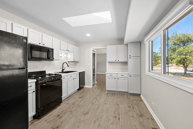 Building Photo - 16248 Haven Ave