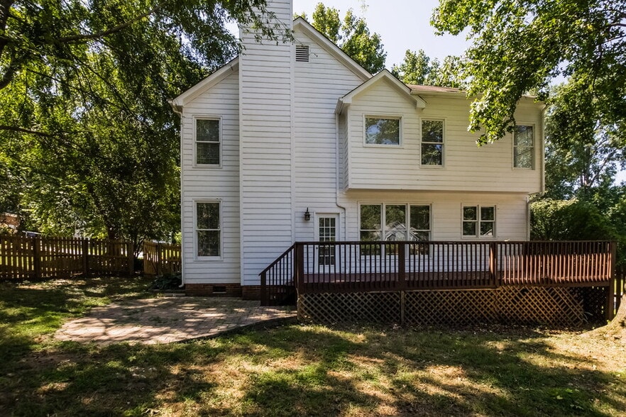 Building Photo - 9003 Mapledale Ct