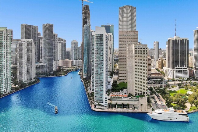 Building Photo - 335 S Biscayne Blvd