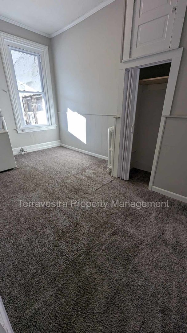 Building Photo - 506 N High St